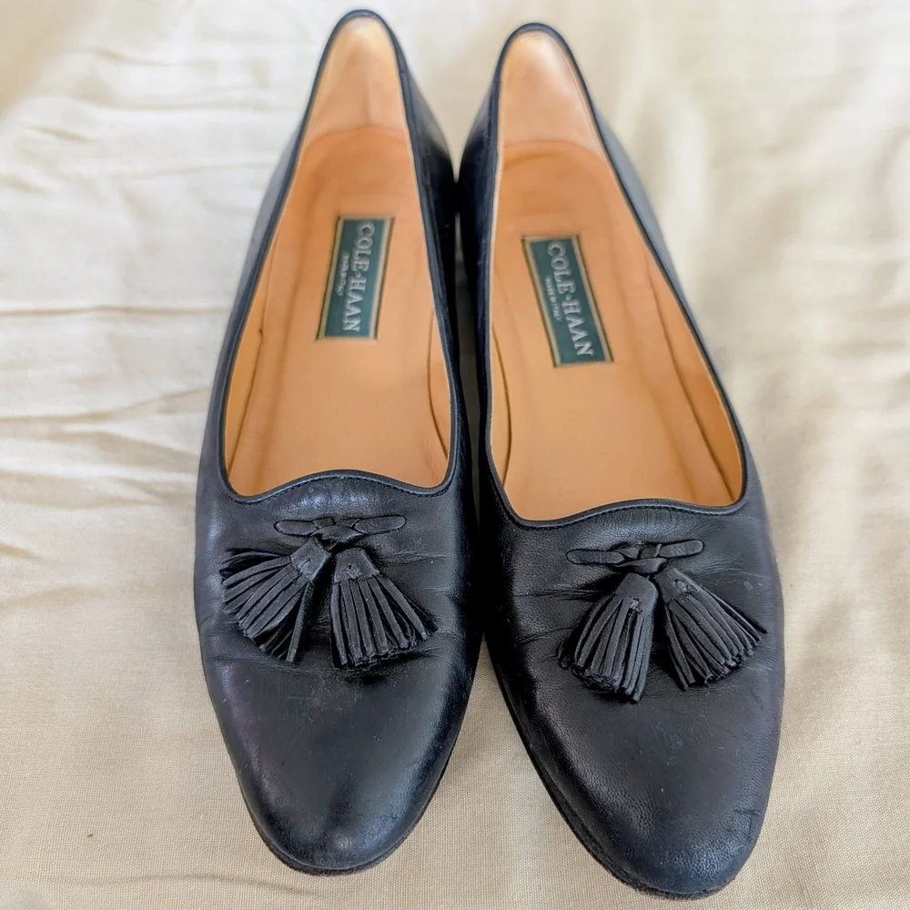Cole Haan Black Leather Tassel Loafers Classic Minimalist Flats Size 9 AAA